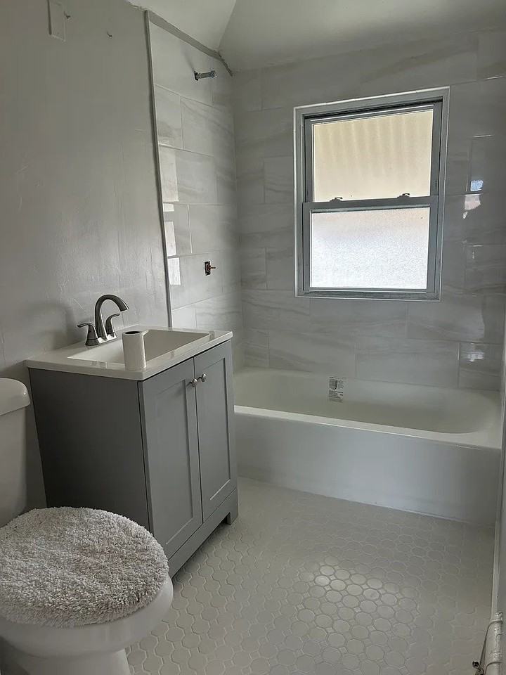 1412 N 24th Ave - Photo 3 of 4