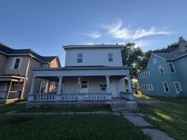 featured image of 725 S 7th St #4