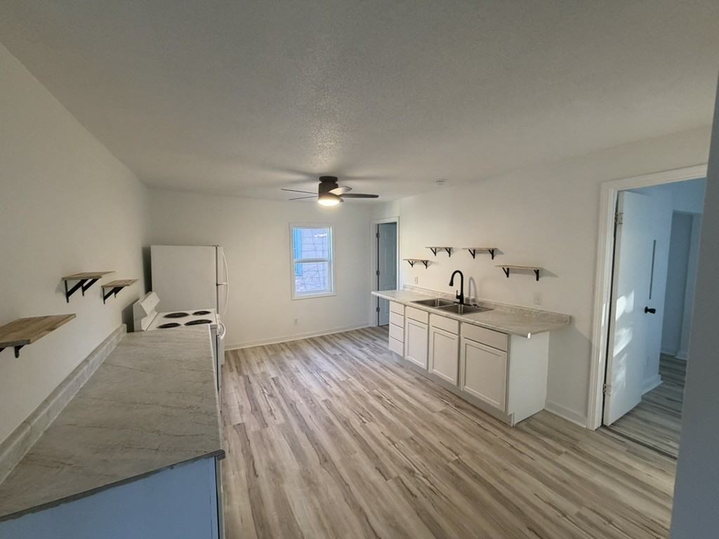 725 S 7th St #4 - Photo 6 of 12