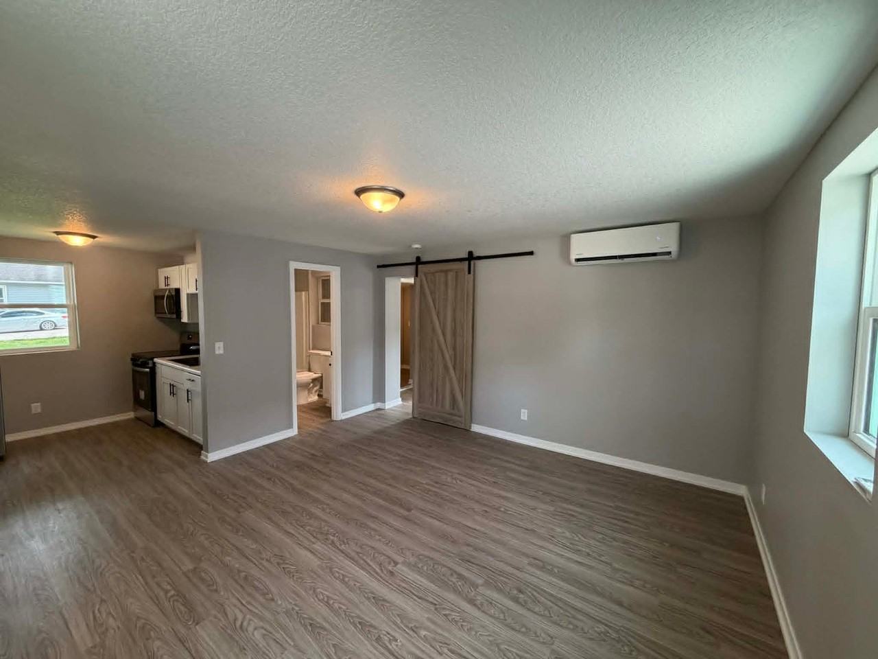 1242 E 21st St - Photo 5 of 11