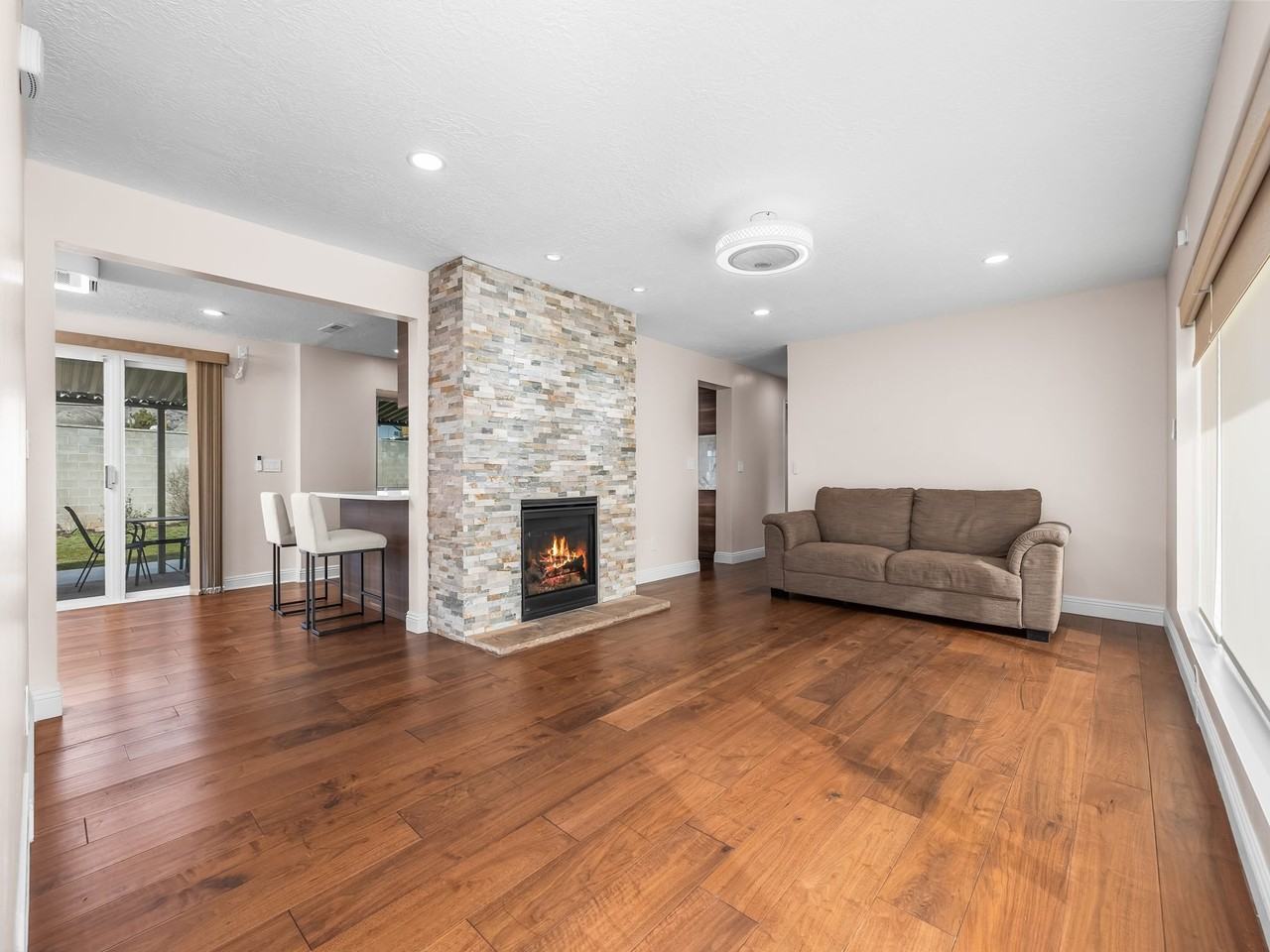 2885 E Loran Heights Dr - Photo 2 of 20