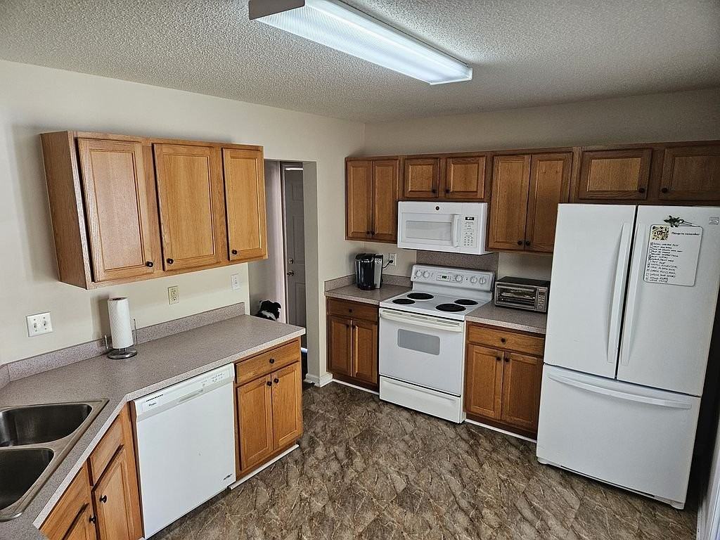 133 Penzance Blvd - Photo 3 of 17