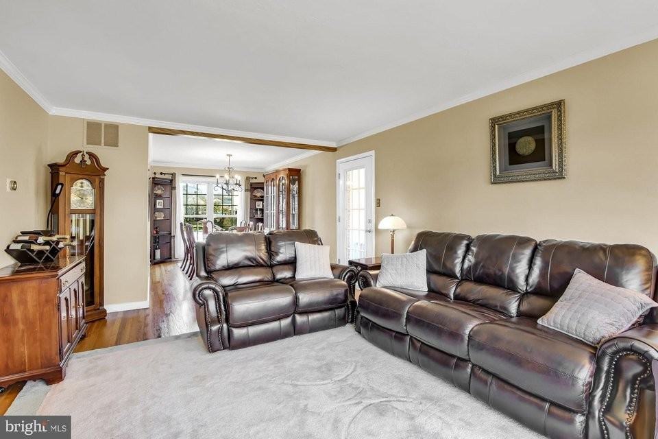 1902 Julian Rd - Photo 2 of 16