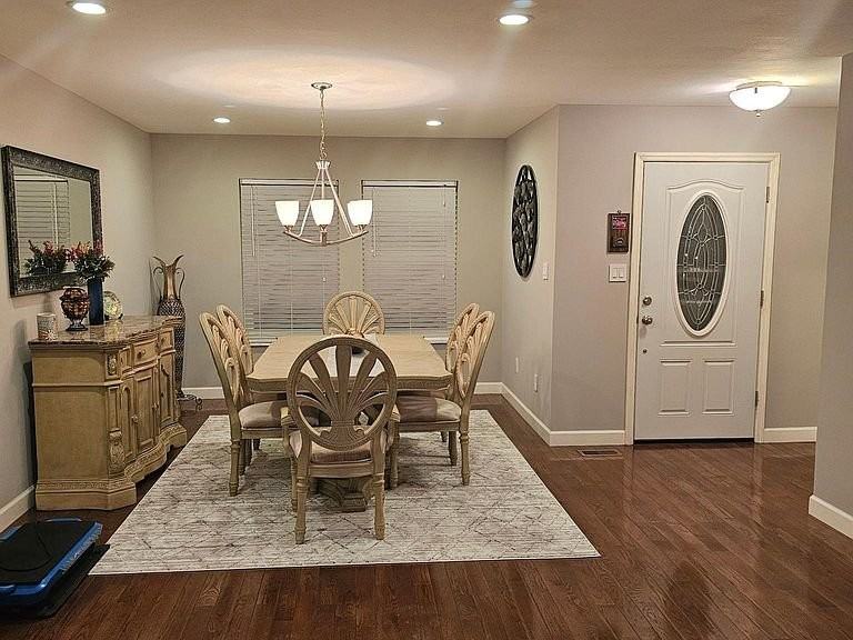 8703 Fatima Dr - Photo 5 of 15