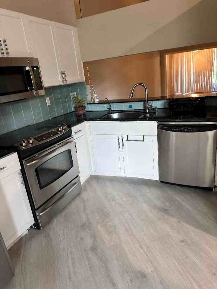 8108 Summer Shores Dr - Photo 2 of 23