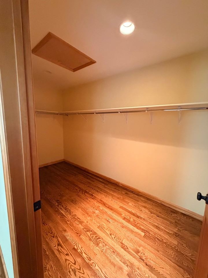 703 W Summit St - Photo 6 of 18