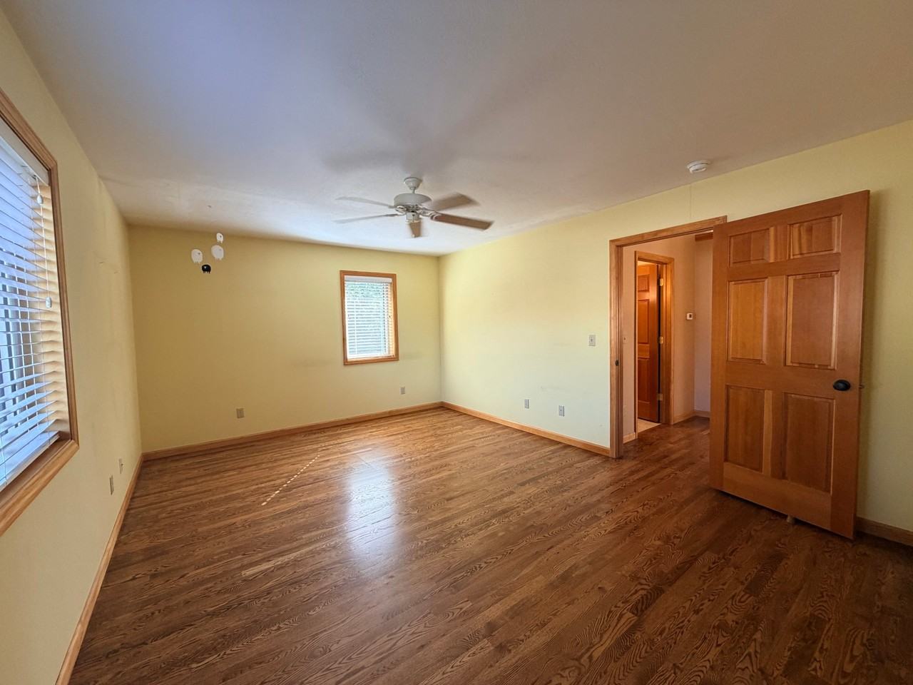 703 W Summit St - Photo 7 of 18