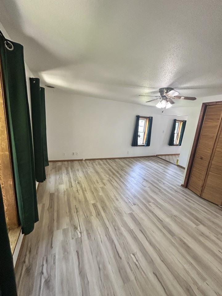 706 S Monroe St #3 - Photo 2 of 13