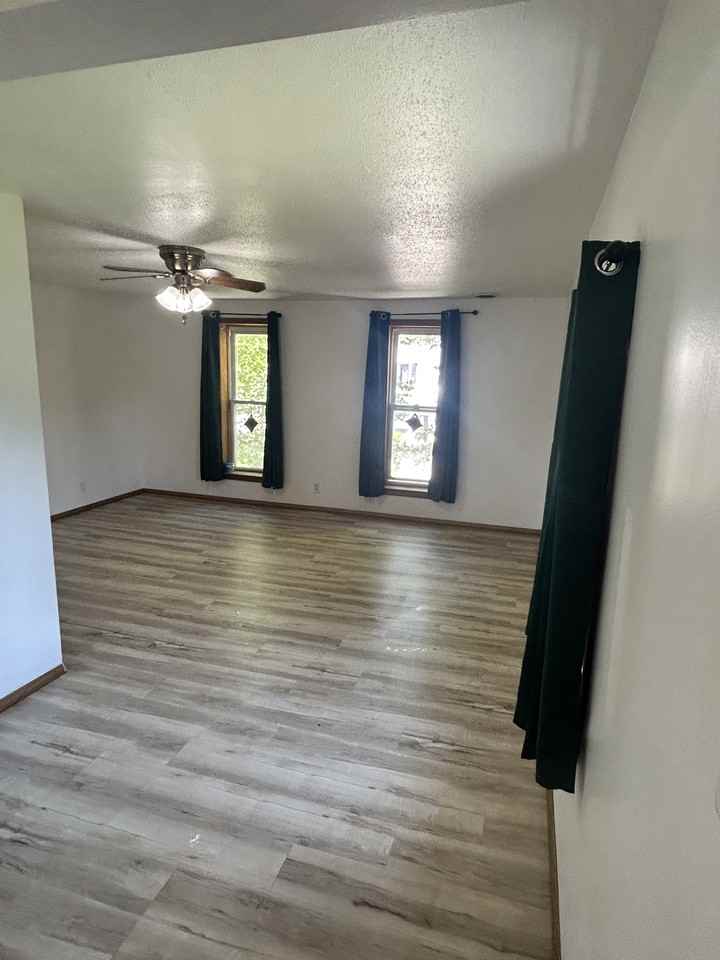 706 S Monroe St #3 - Photo 3 of 13