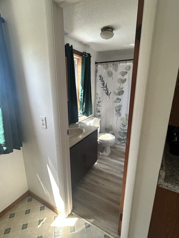 706 S Monroe St #3 - Photo 6 of 13