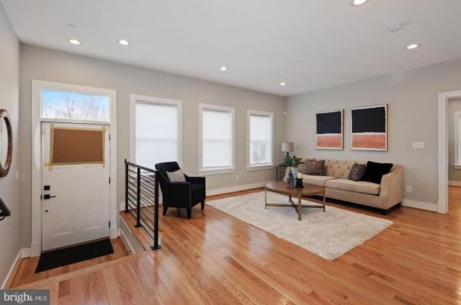 1909 Capitol Ave Ne #1 - Photo 3 of 17
