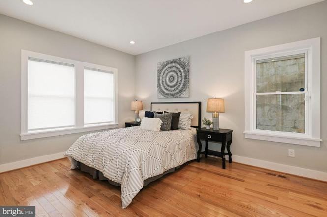 1909 Capitol Ave Ne #1 - Photo 5 of 17