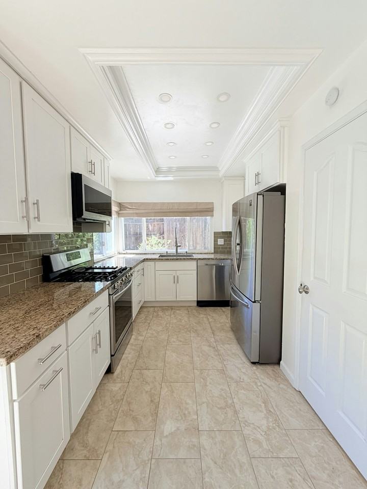 2819 Yarmouth Way - Photo 6 of 30