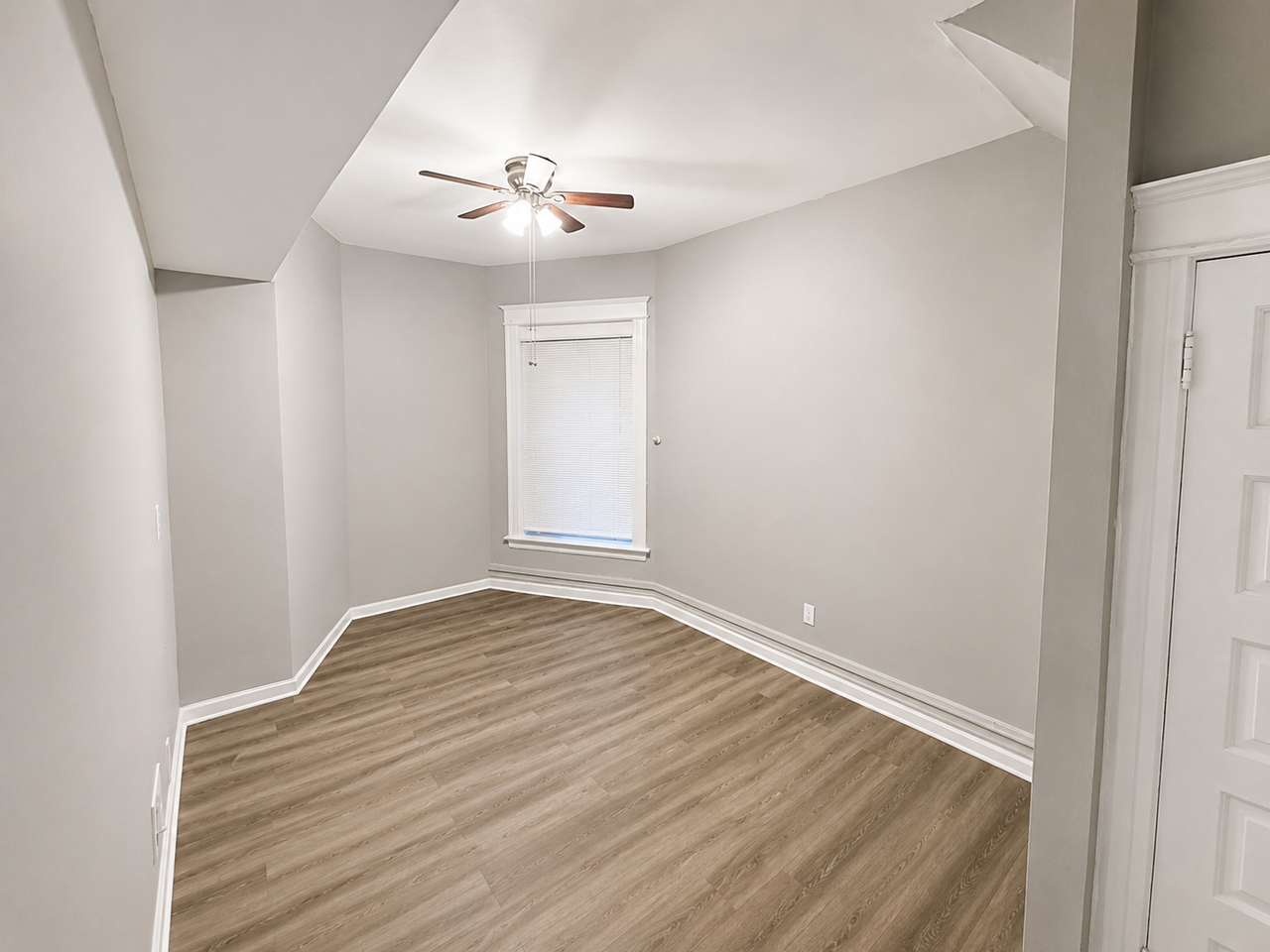 6426 South Ingleside Avenue, Unit 2 - Photo 5 of 15