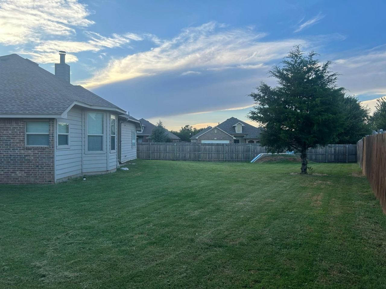 2400 Rookhaven Ln - Photo 6 of 35