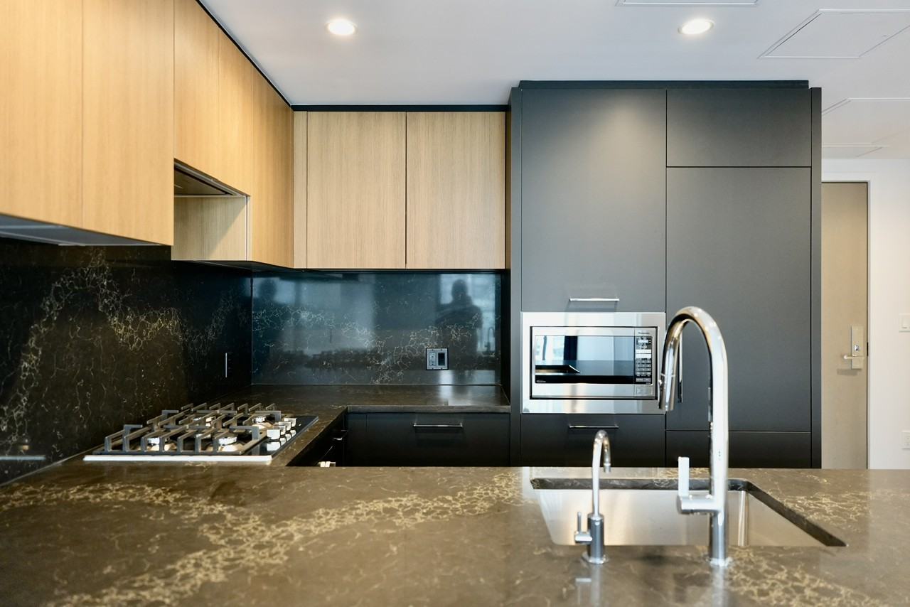 6608 Sussex Ave - Photo 3 of 16