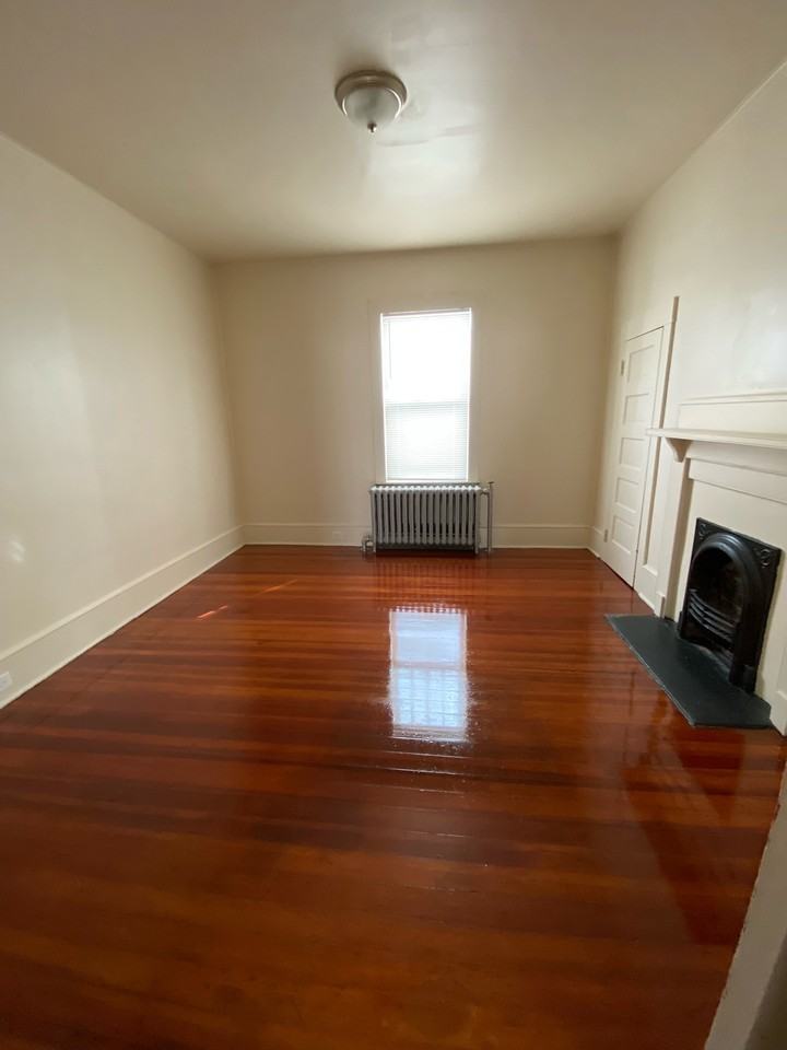 224 Moffett St #1 - Photo 5 of 17