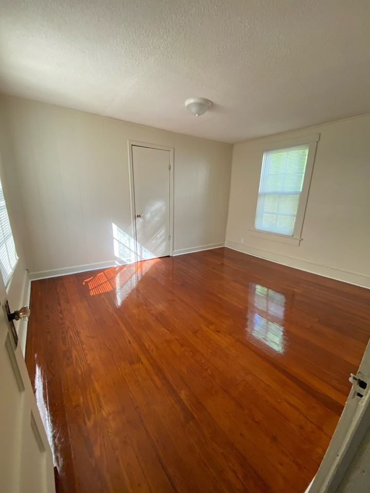 224 Moffett St #1 - Photo 7 of 17