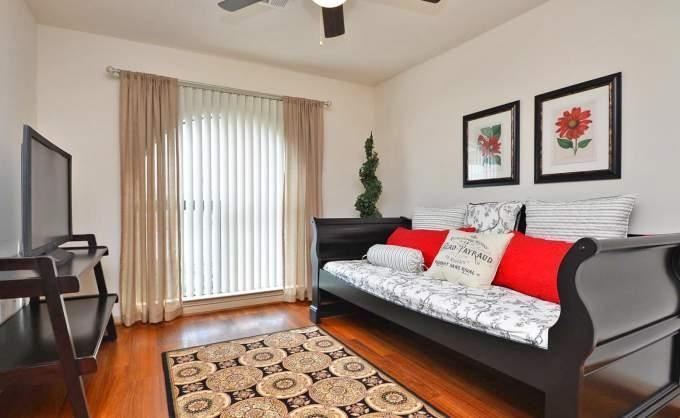 2424 Fm 1092 Rd - Photo 6 of 10