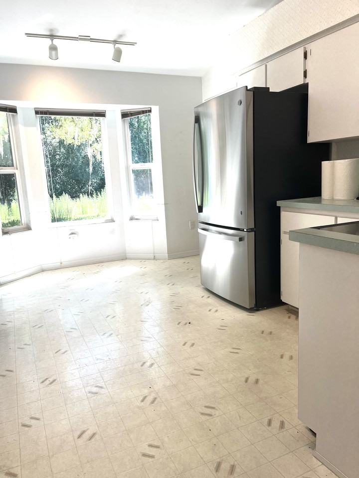 4118 Nw 62nd Ave - Photo 4 of 17