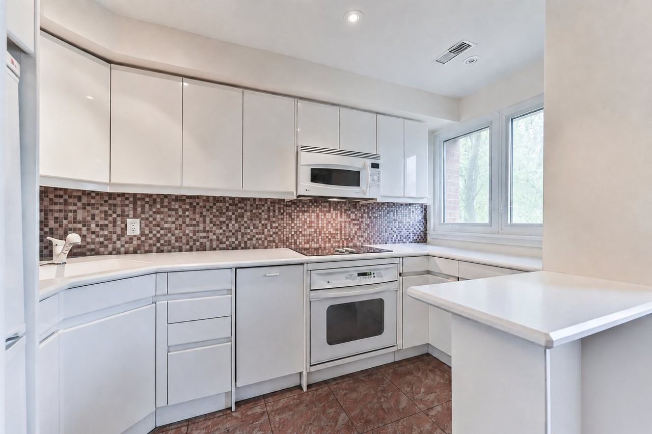 140A Dupont St - Photo 2 of 15
