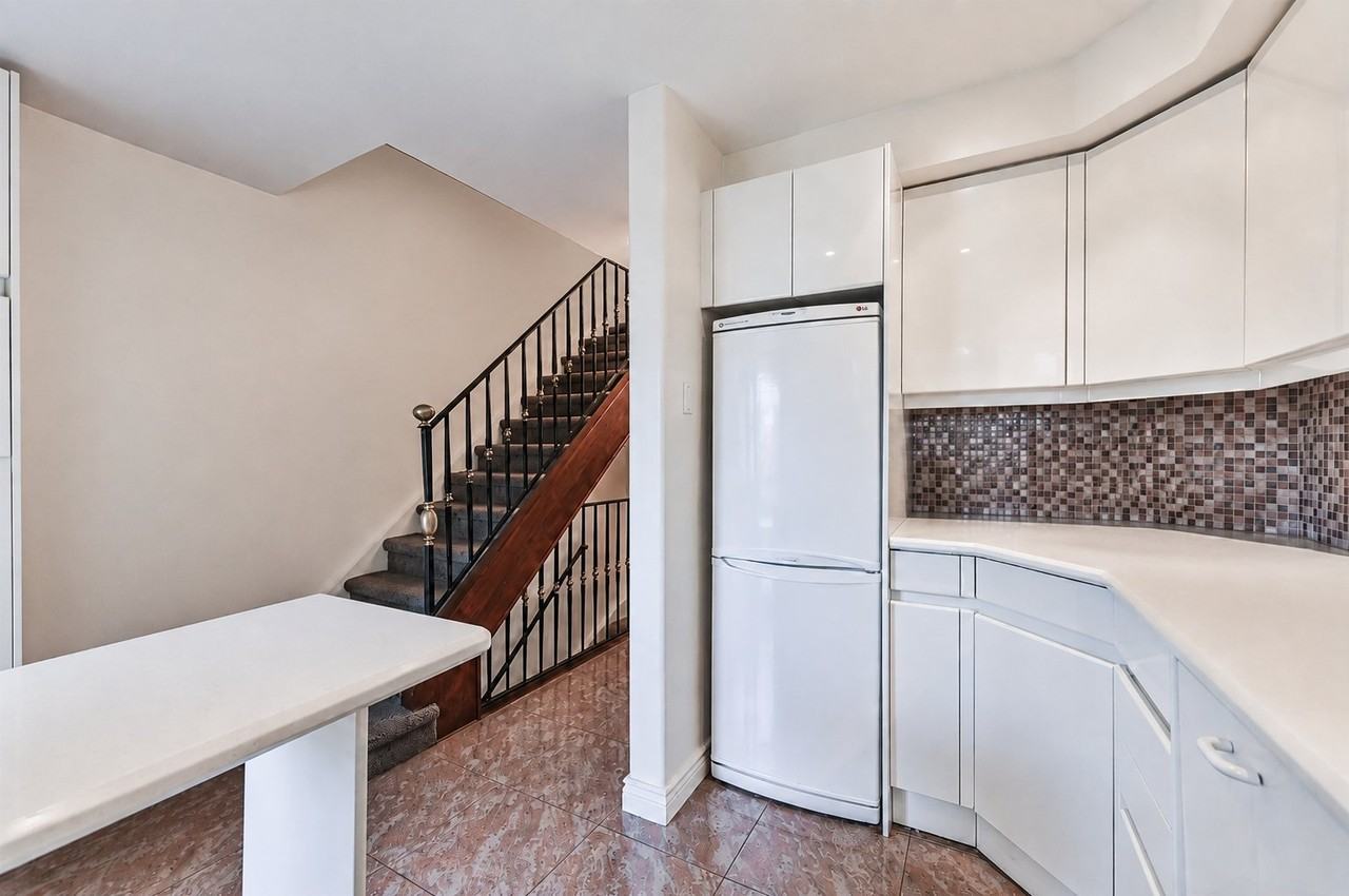 140A Dupont St - Photo 3 of 15