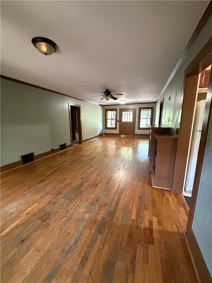 104 W Boles St - Photo 6 of 15