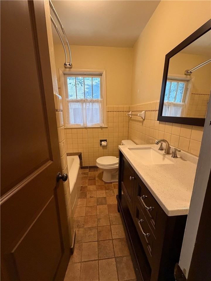 104 W Boles St - Photo 7 of 14