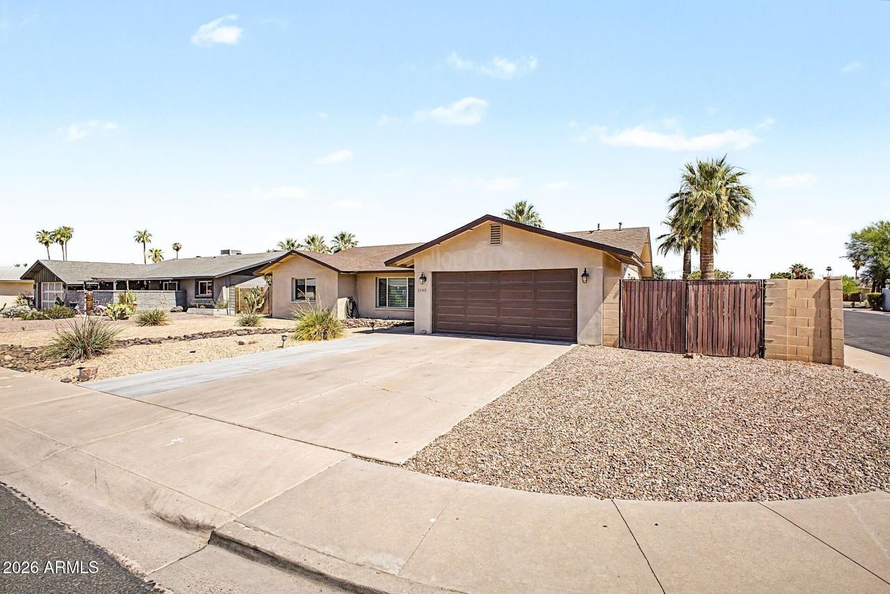 1340 E Donner Dr - Photo 2 of 28