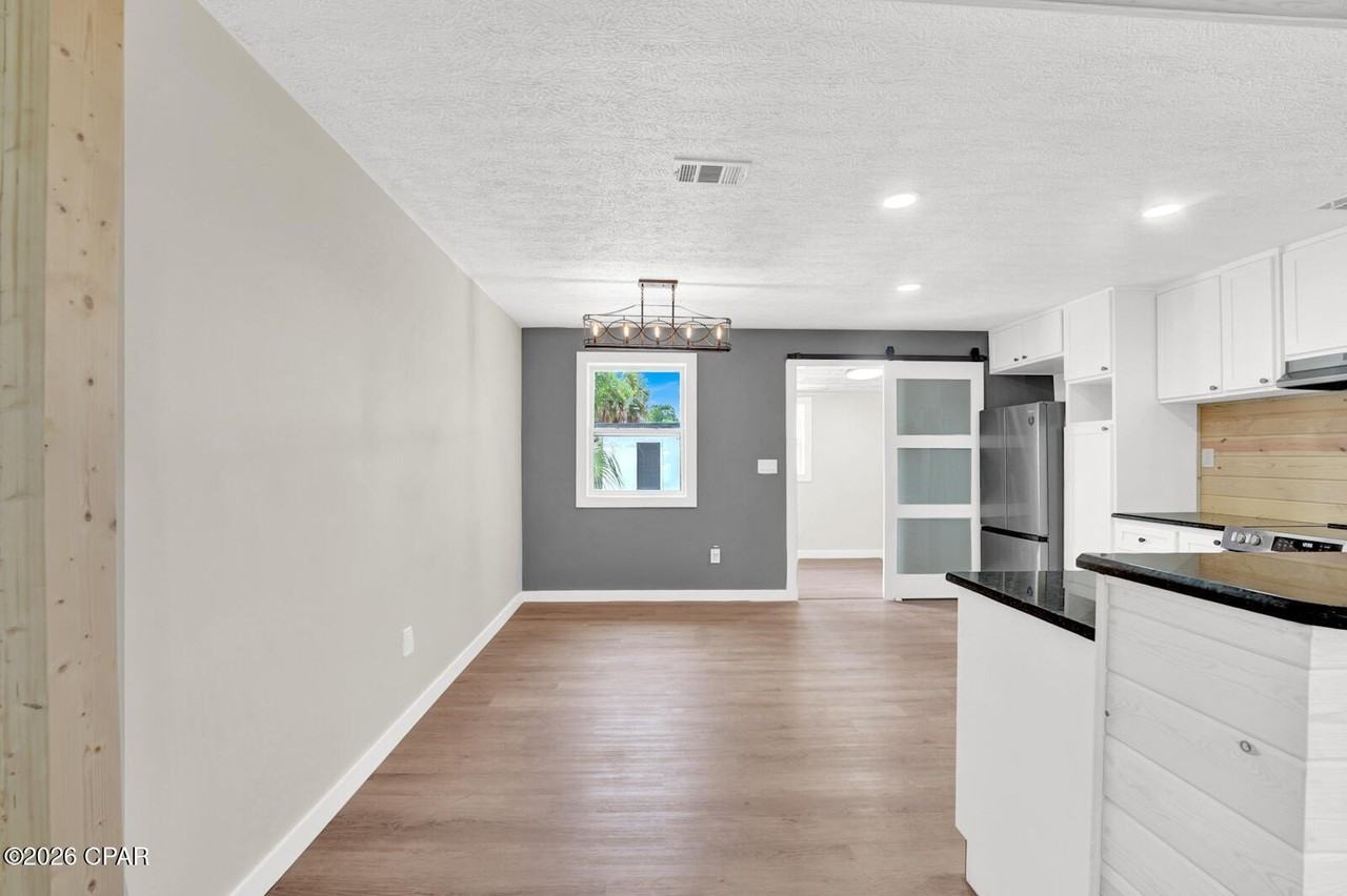1408 Wilmont Ave - Photo 5 of 48