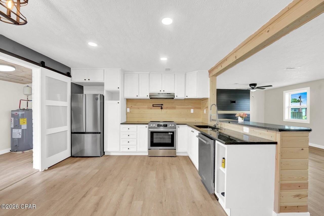 1408 Wilmont Ave - Photo 6 of 48