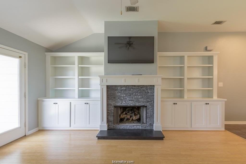 936 Whitewing Ln - Photo 2 of 21