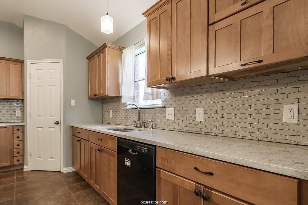 936 Whitewing Ln - Photo 5 of 21