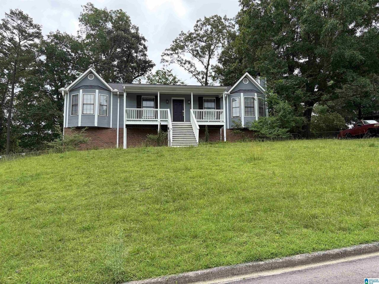 6877 Briarwood Dr - Photo 5 of 27