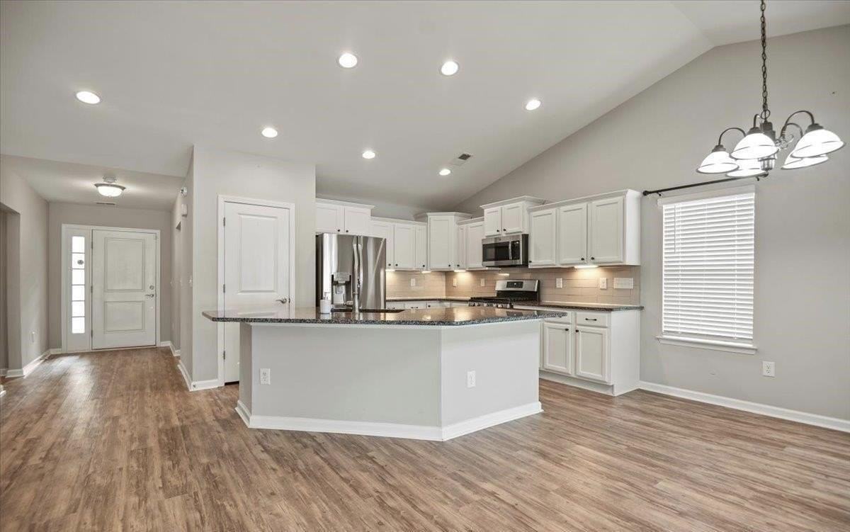 3720 Park Pointe Ave - Photo 4 of 24
