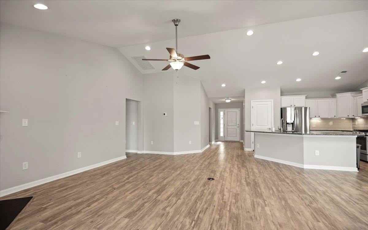 3720 Park Pointe Ave - Photo 7 of 24