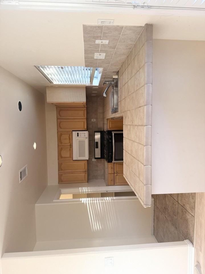 33411 Campus Ln - Photo 4 of 17