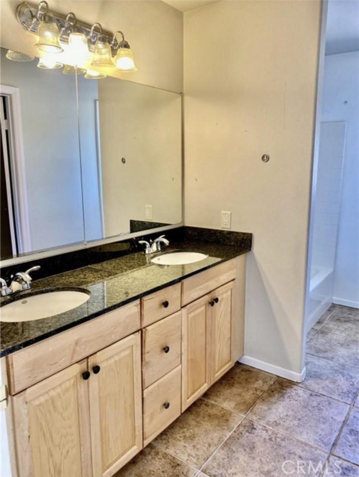 33411 Campus Ln - Photo 7 of 17