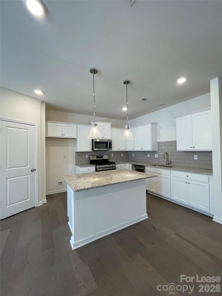 260 Abington St - Photo 2 of 16