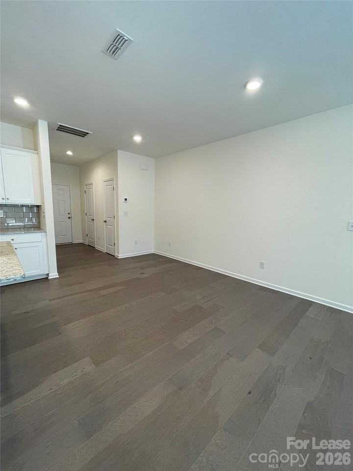 260 Abington St - Photo 5 of 16