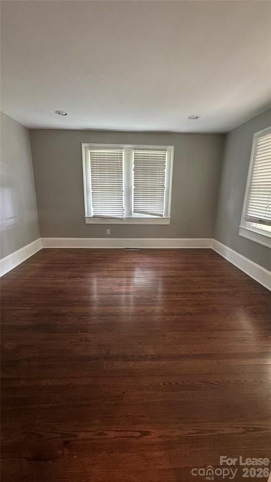 3001 Wesley Ave - Photo 5 of 12