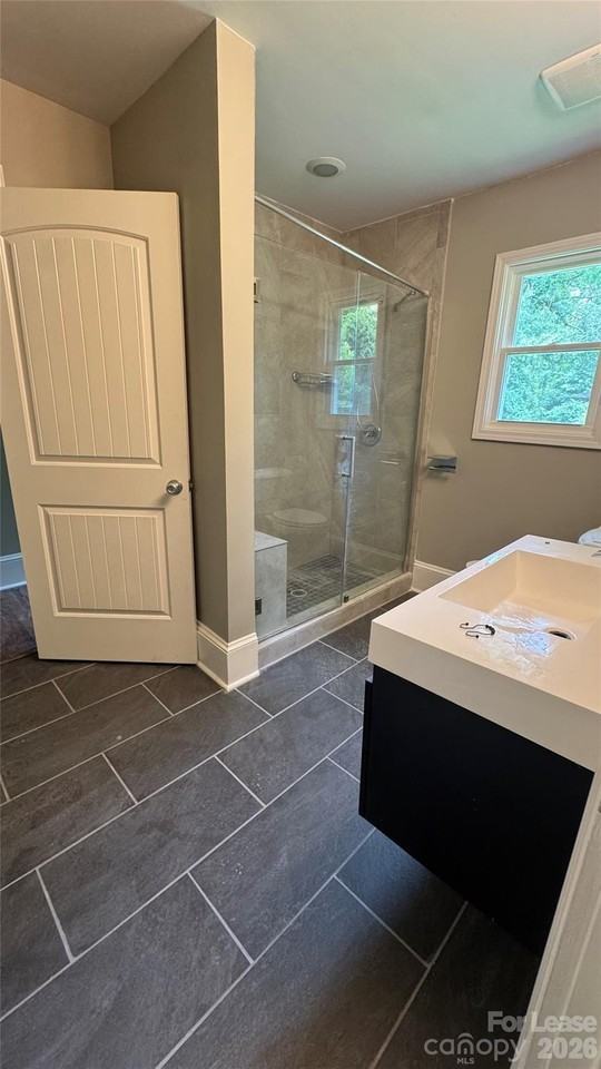 3001 Wesley Ave - Photo 6 of 12