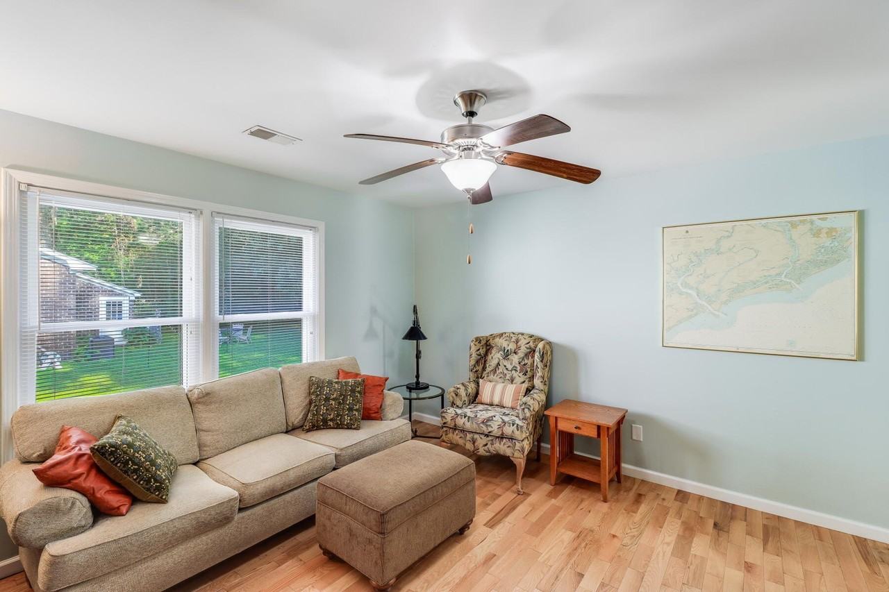 1728 Pinckney Park Dr #B - Photo 2 of 18