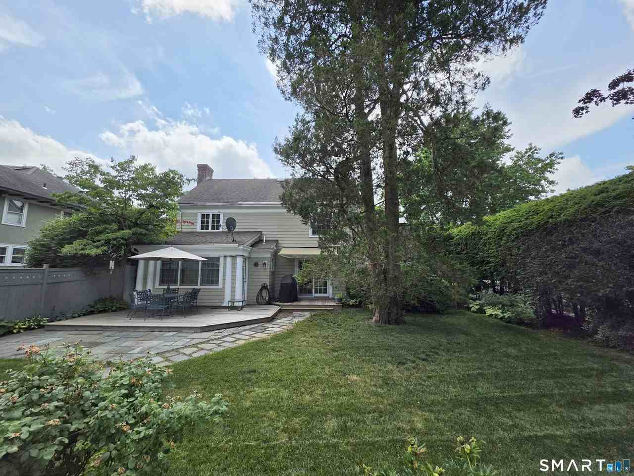 11 Alden Ave - Photo 4 of 32