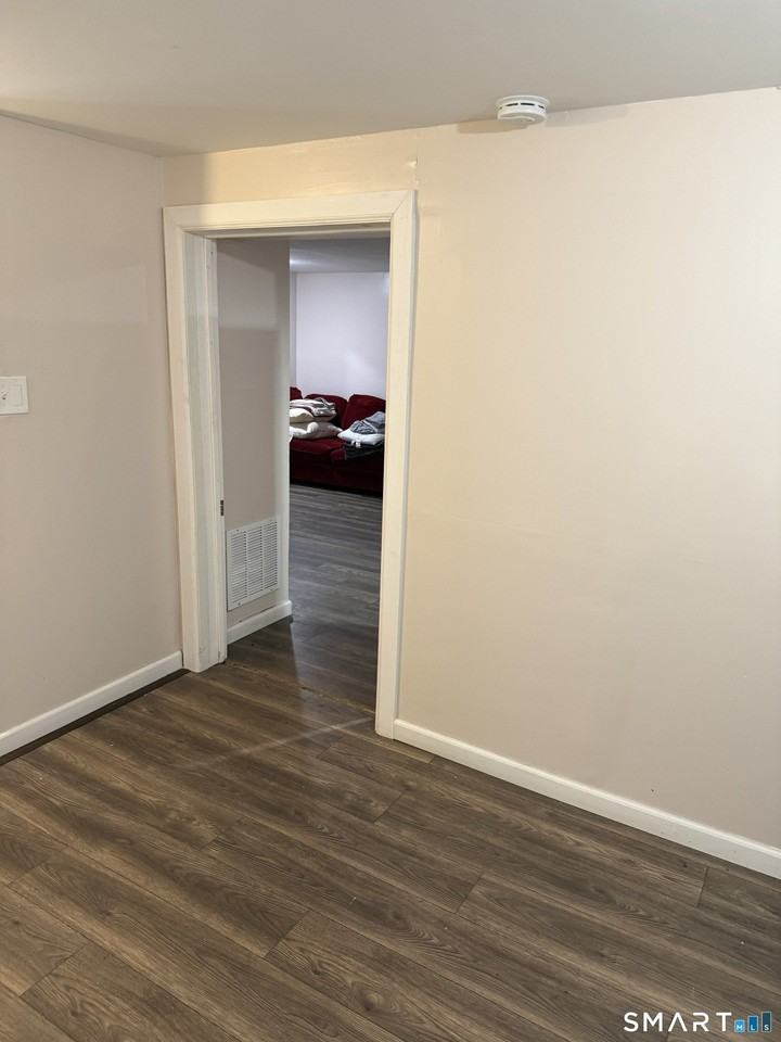 163 Alder St - Photo 6 of 6