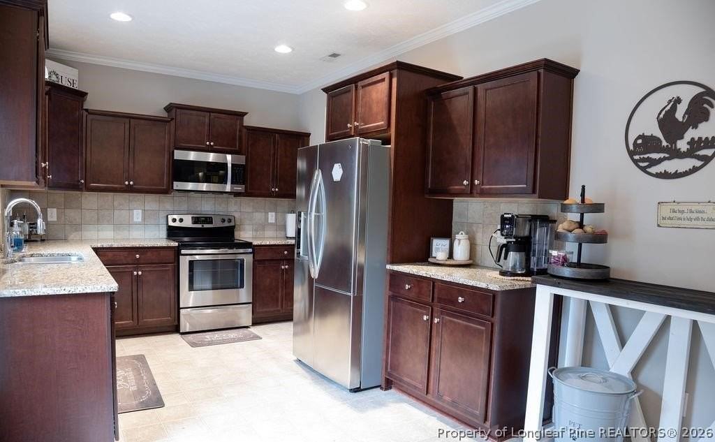 1246 Brickyard Dr - Photo 7 of 42