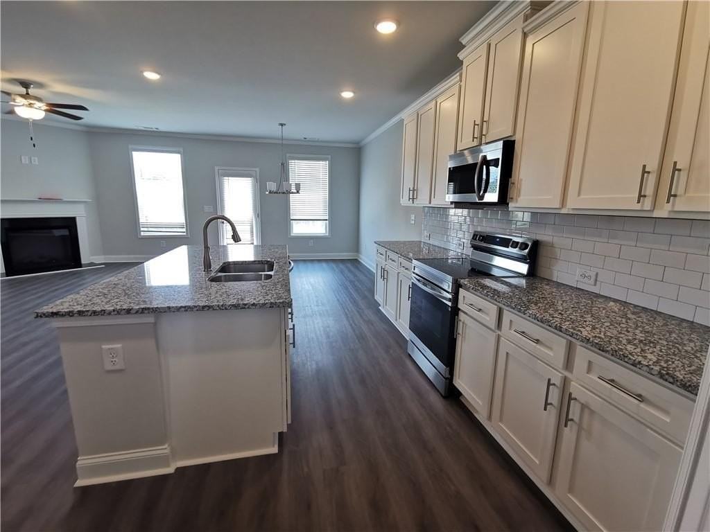 3855 Brookburn Park - Photo 6 of 28