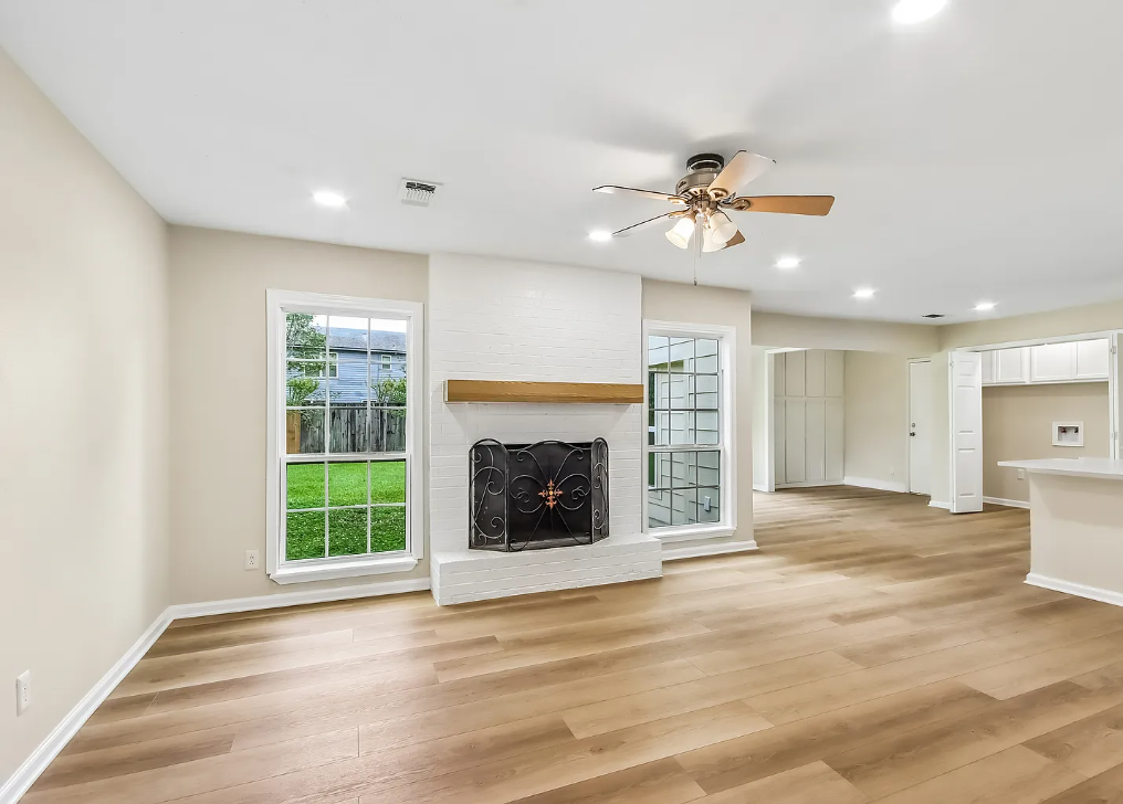 16214 Port O Call St #1 - Photo 4 of 23