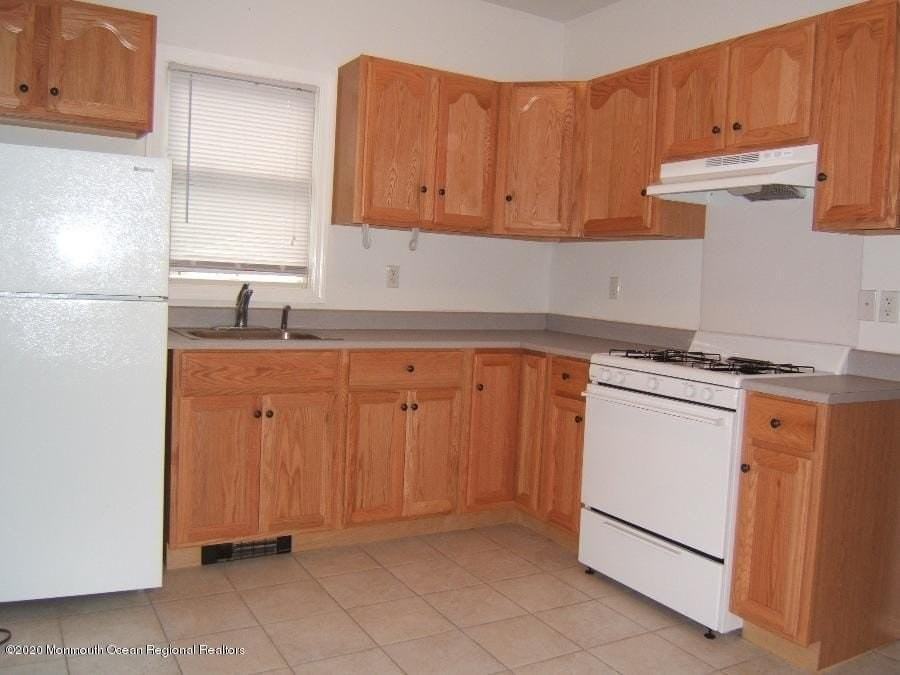 59 Waterwitch Ave #B - Photo 3 of 5