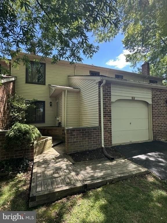 205 Bernard Ct - Photo 2 of 32